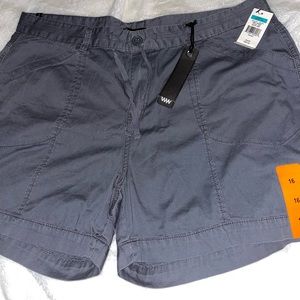 NWT Womens Cargo Short Gray Size 16